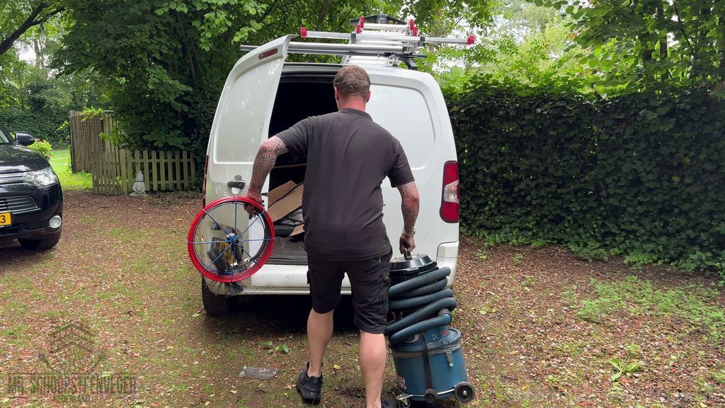 Schoorsteen onderhoud Valkenswaard ladder bus Schoorsteen onderhoud Valkenswaard ladder bus